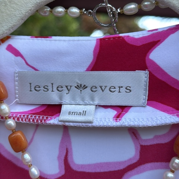 💐LESLEY EVERS; Beautiful & Colorful Floral 3/4 Sleeve Stretchy Dress. Size Sm! - Picture 8 of 15